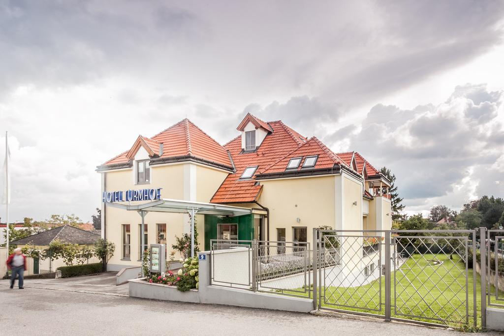 Hotel Turmhof Гумпольдскирхен Экстерьер фото